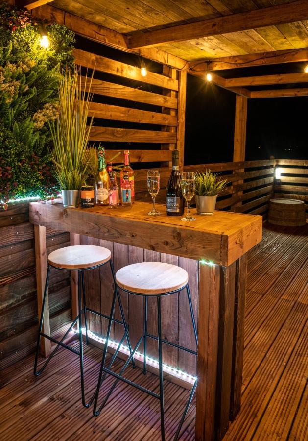 Hillside View Shepherds Hut - Ockeridge Rural Retreats Little Witley Εξωτερικό φωτογραφία